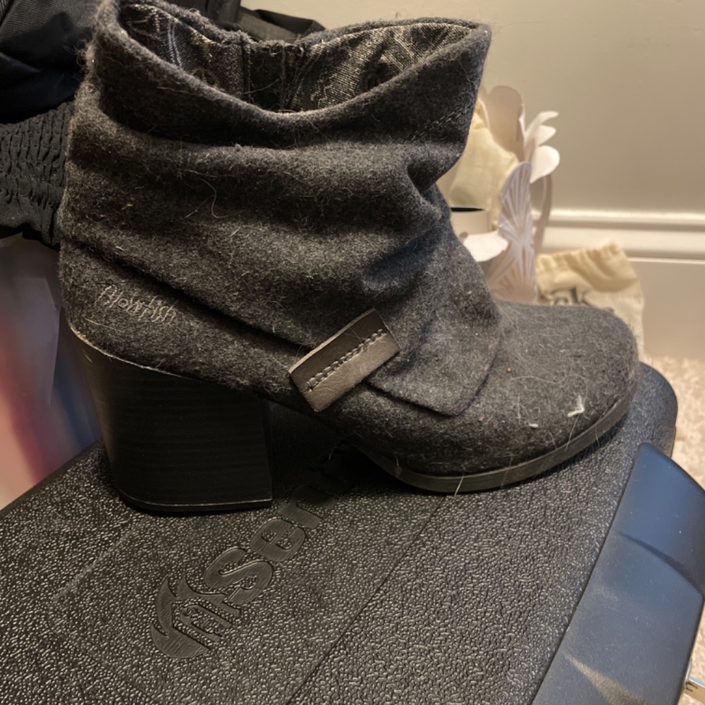 Boots - Picture 4 of 4